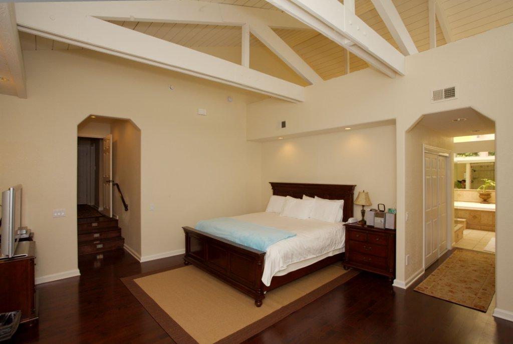 Domus Retreat: Short-Term Residential Treatment Bedroom